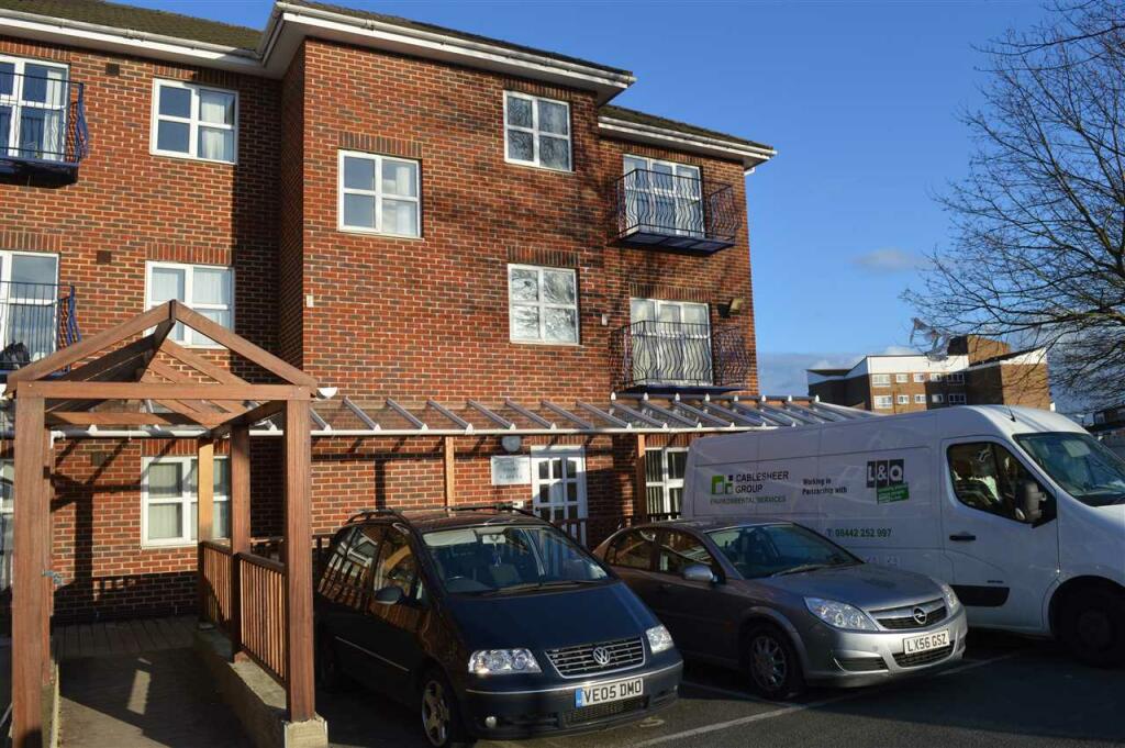 2 bed Apartment for rent in Crayford. From Land Estate - Dartford