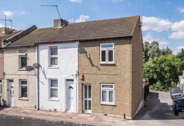 2 bed Detached for rent in Swanscombe. From Land Estates Agent - Dartford 2 bed Detached for rent in Swanscombe. From Land Estates Agent - Dartford