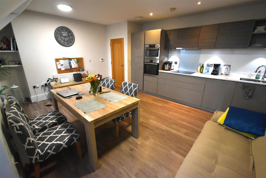 3 bed Apartment for rent in Darenth. From Land Estates Agent - Dartford