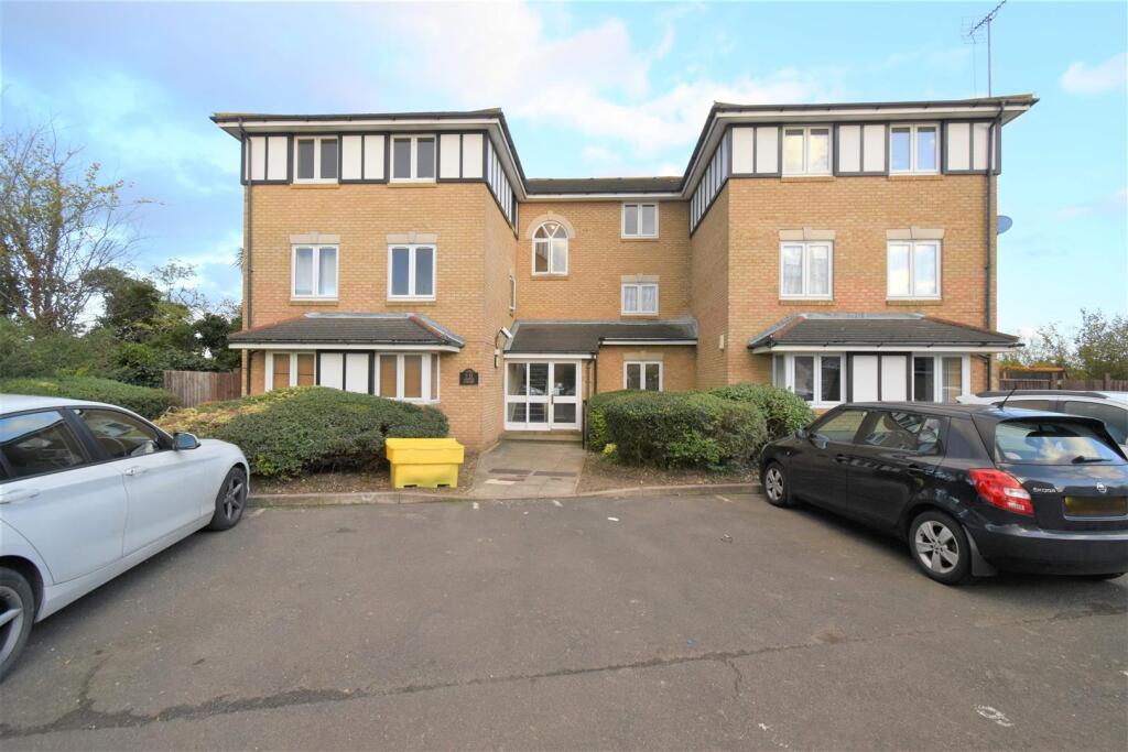 2 bed Apartment for rent in Crayford. From Land Estates Agent - Dartford 2 bed Apartment for rent in Crayford. From Land Estates Agent - Dartford
