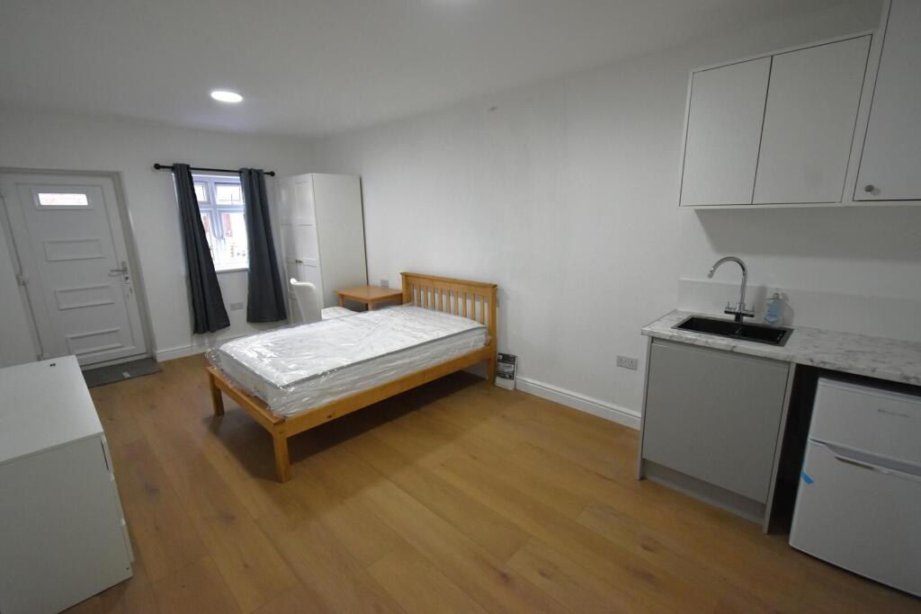 0 bed Studio for rent in Crayford. From Land Estates Agent - Dartford 0 bed Studio for rent in Crayford. From Land Estates Agent - Dartford