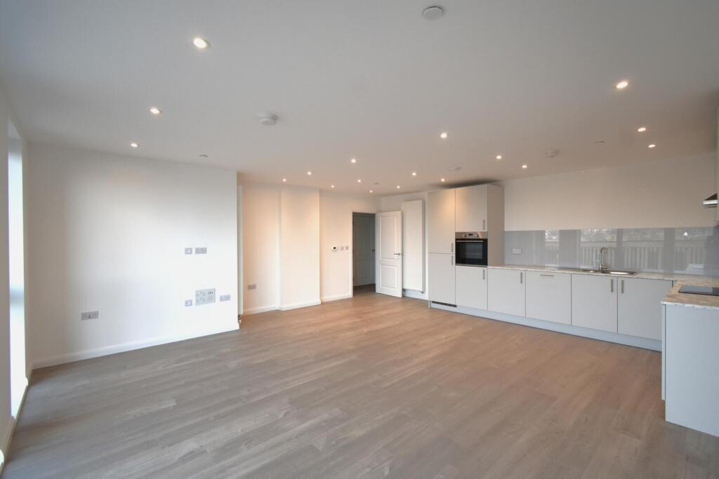 2 bed Apartment for rent in Crayford. From Land Estates Agent - Dartford