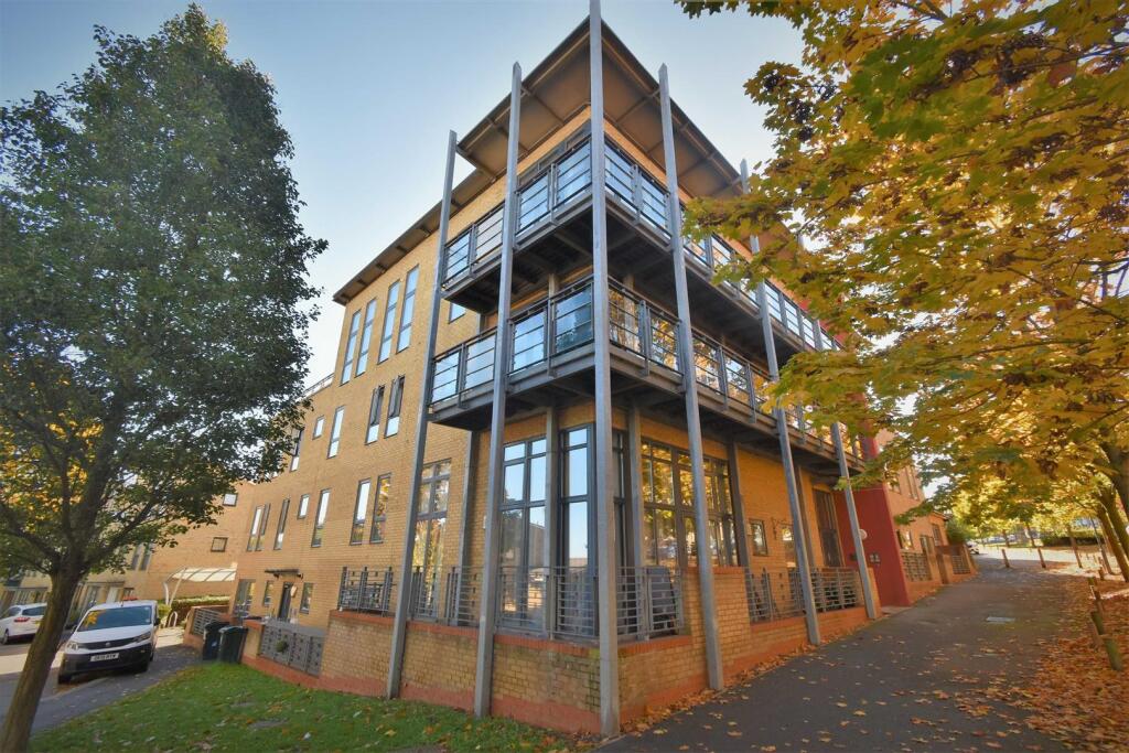 1 bed Apartment for rent in Stone. From Land Estates Agent - Dartford