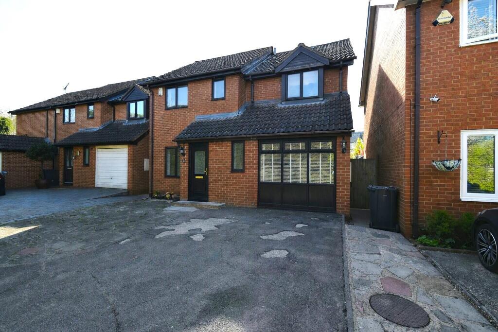 5 bed Detached for rent in Crayford. From Land Estates Agent - Dartford 5 bed Detached for rent in Crayford. From Land Estates Agent - Dartford