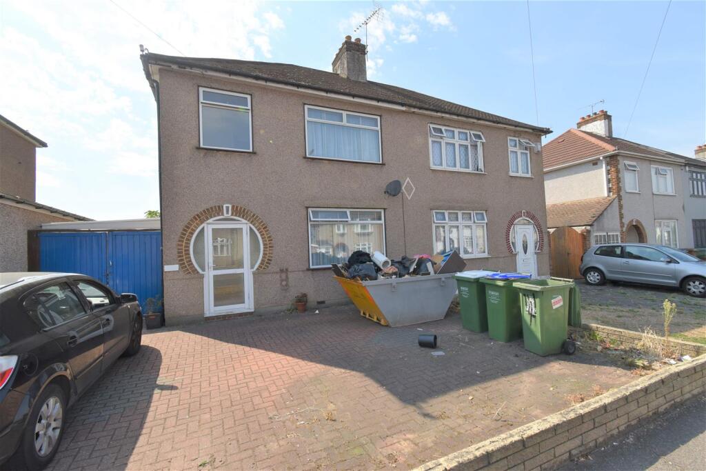 3 bed Detached for rent in Erith. From Land Estates Agent - Dartford