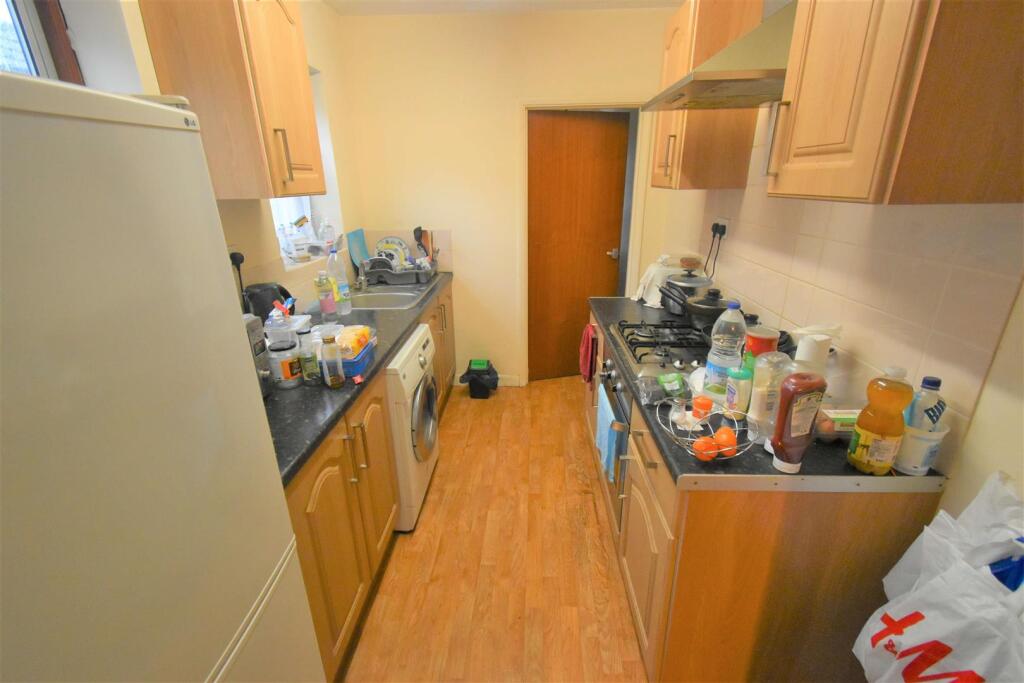 1 bed Apartment for rent in Gravesend. From Land Estates Agent - Dartford