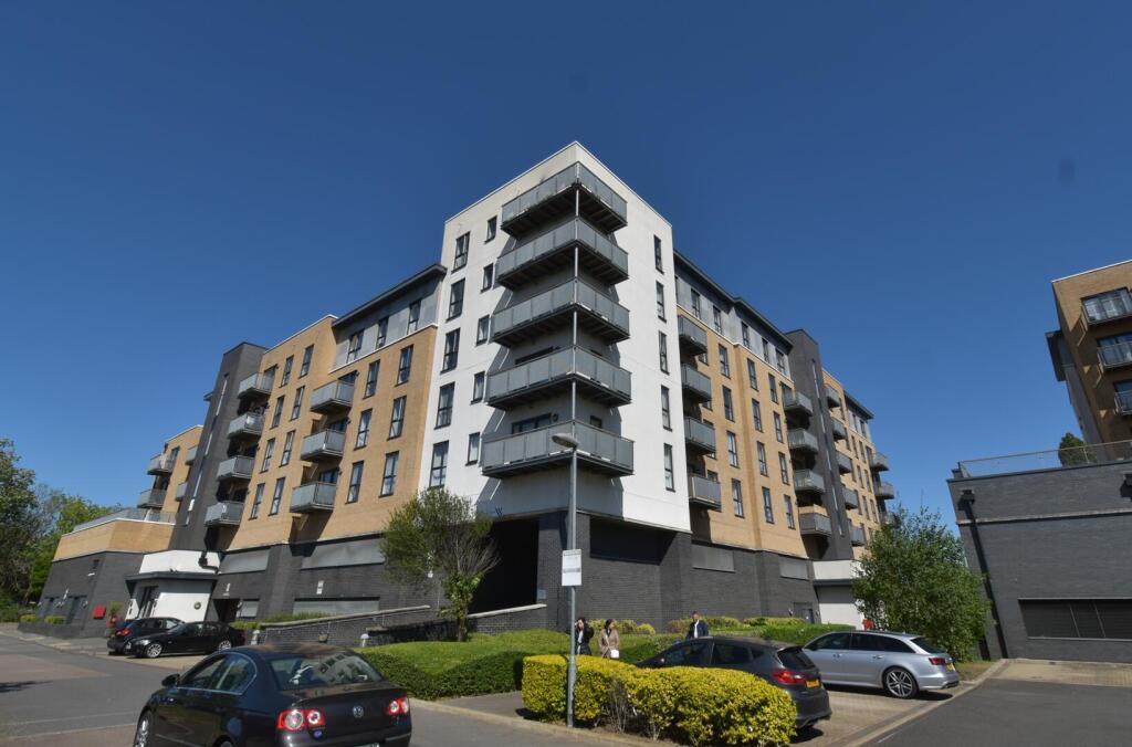 2 bed Apartment for rent in Erith. From Land Estates Agent - Dartford