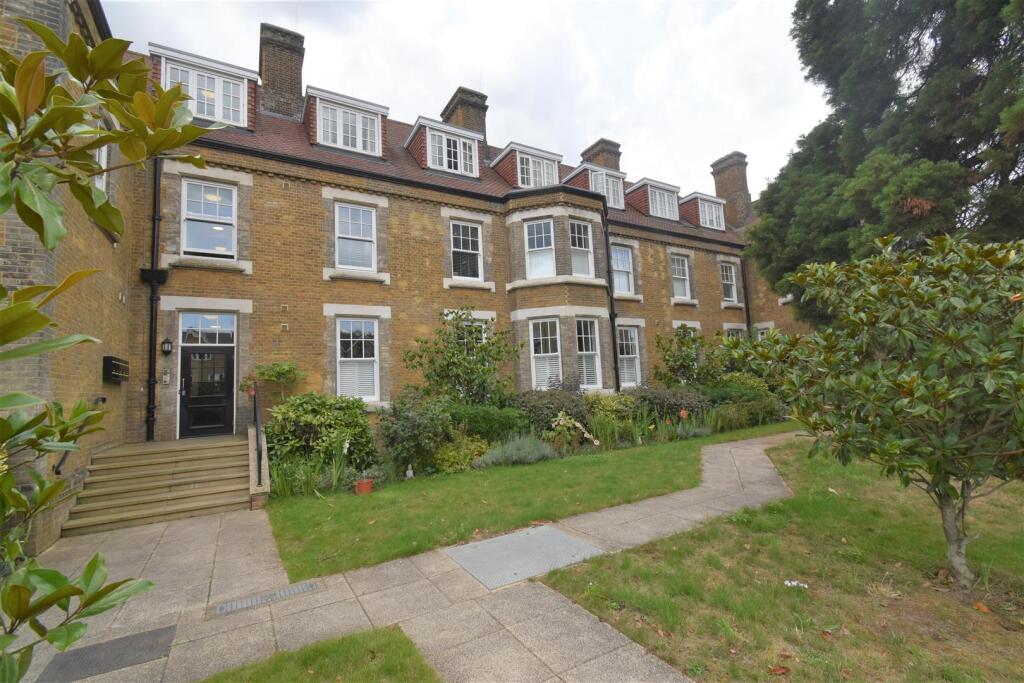 3 bed Apartment for rent in Darenth. From Land Estates Agent - Dartford