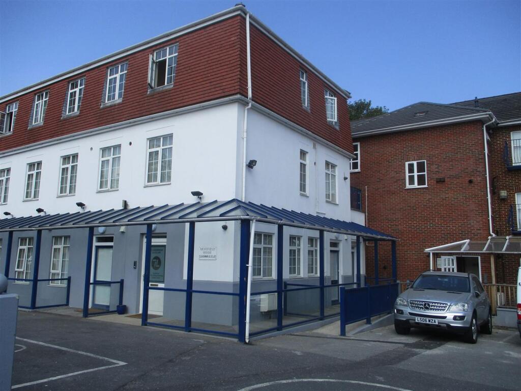 4 bed Studio for rent in Crayford. From Land Estates Agent - Dartford