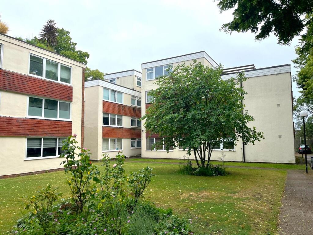 1 bed 1st Floor Flat for rent in London. From Land Estates Agent - Dartford