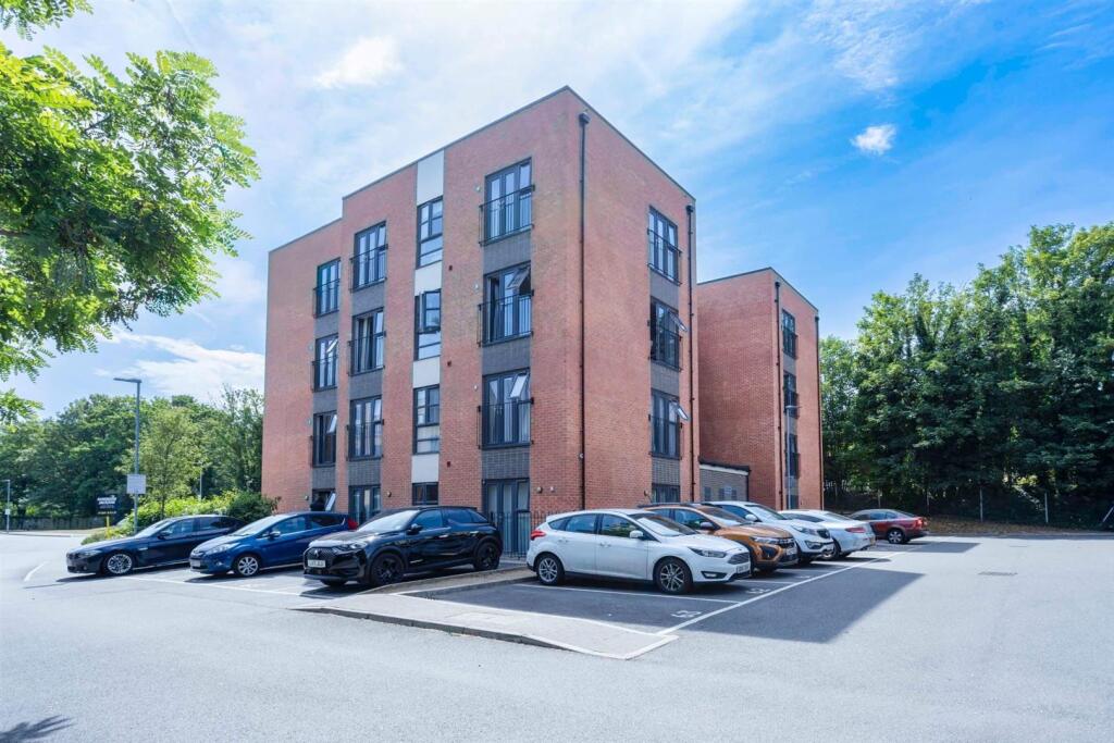 2 bed Apartment for rent in Stone. From Land Estates Agent - Dartford 2 bed Apartment for rent in Stone. From Land Estates Agent - Dartford