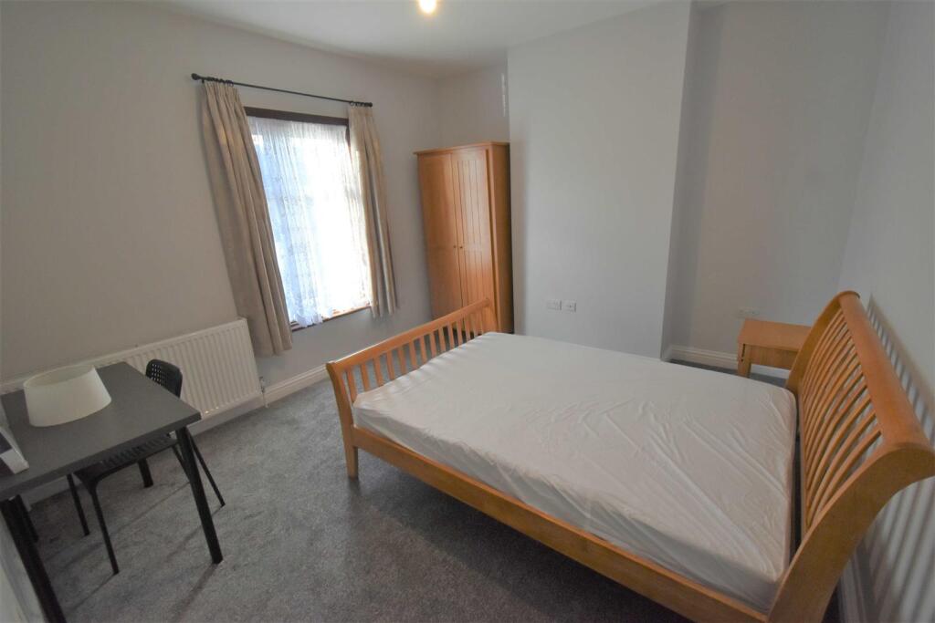 1 bed House Share for rent in Crayford. From Land Estates Agent - Dartford