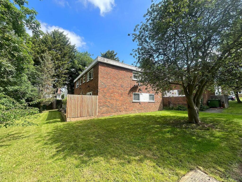 2 bed Detached for rent in South Darenth. From Land Estates Agent - Dartford