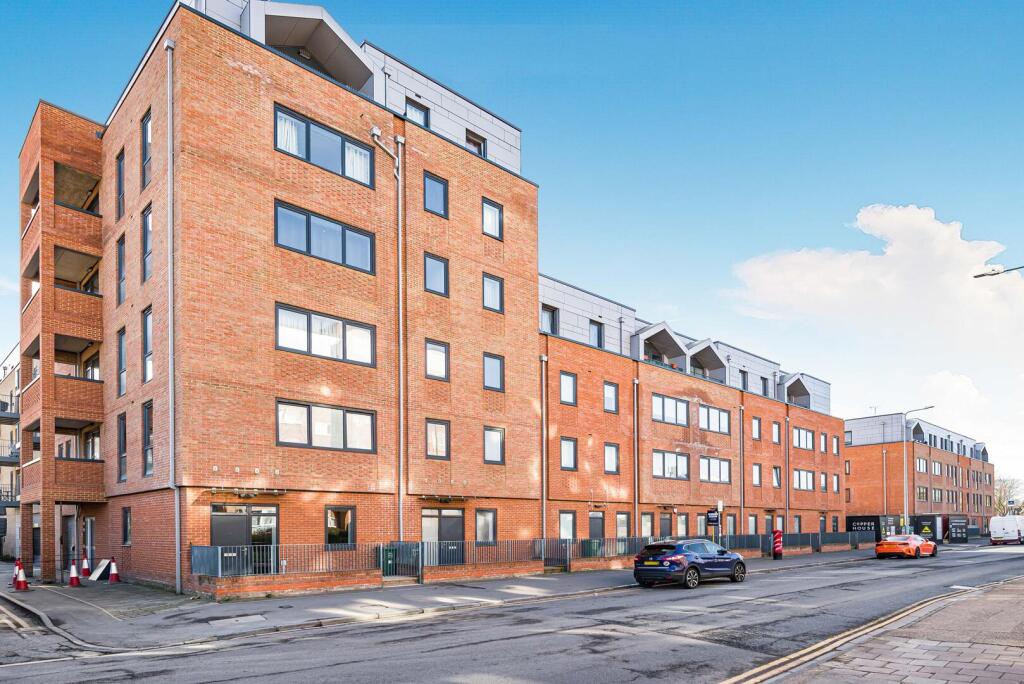 1 bed 1st Floor Flat for rent in . From Land Estates Agent - Dartford