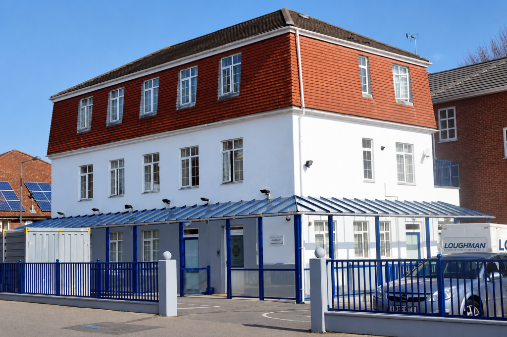 4 bed Studio for rent in Crayford. From Land Estates Agent - Dartford 4 bed Studio for rent in Crayford. From Land Estates Agent - Dartford