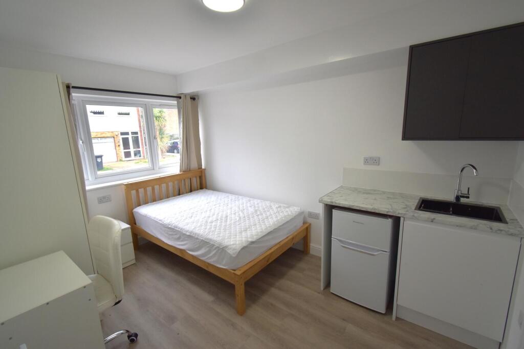 1 bed House Share for rent in Crayford. From Land Estates Agent - Dartford