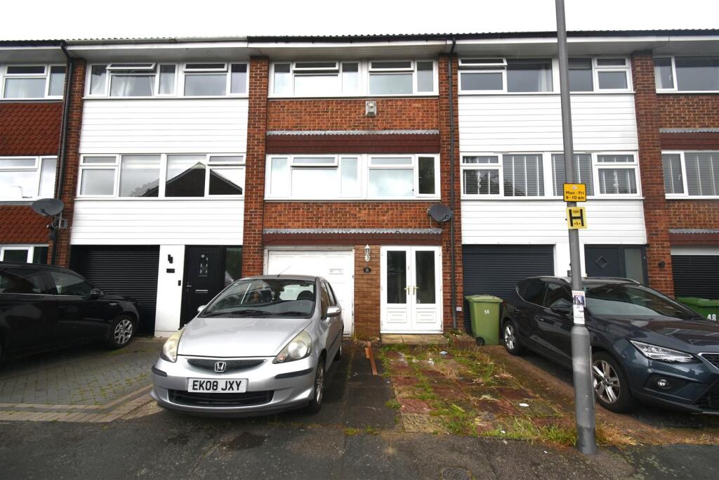 3 bed Detached for rent in Swanley. From Land Estates Agent - Dartford 3 bed Detached for rent in Swanley. From Land Estates Agent - Dartford