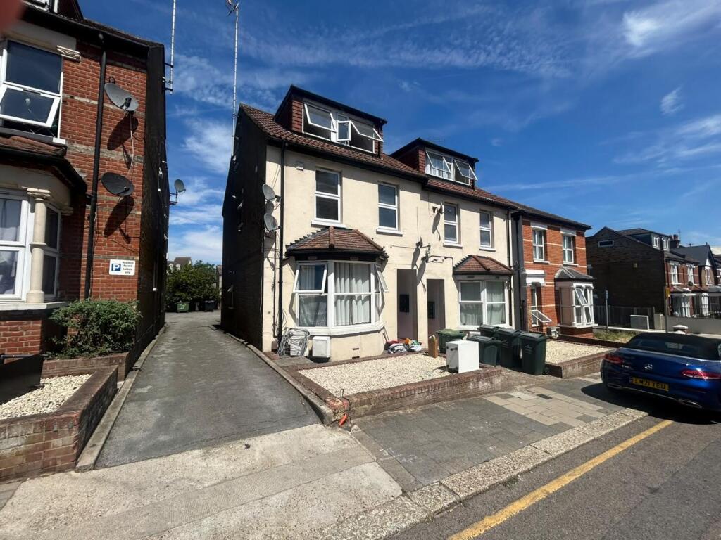 1 bed Apartment for rent in Crayford. From Land Estates Agent - Dartford 1 bed Apartment for rent in Crayford. From Land Estates Agent - Dartford
