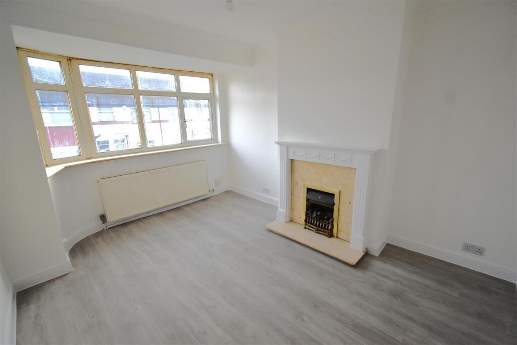 3 bed Annexe for rent in Crayford. From Land Estates Agent - Dartford 3 bed Annexe for rent in Crayford. From Land Estates Agent - Dartford