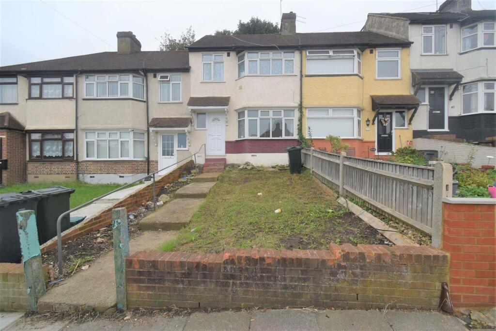 3 bed Detached for rent in Crayford. From Land Estates Agent - Dartford 3 bed Detached for rent in Crayford. From Land Estates Agent - Dartford
