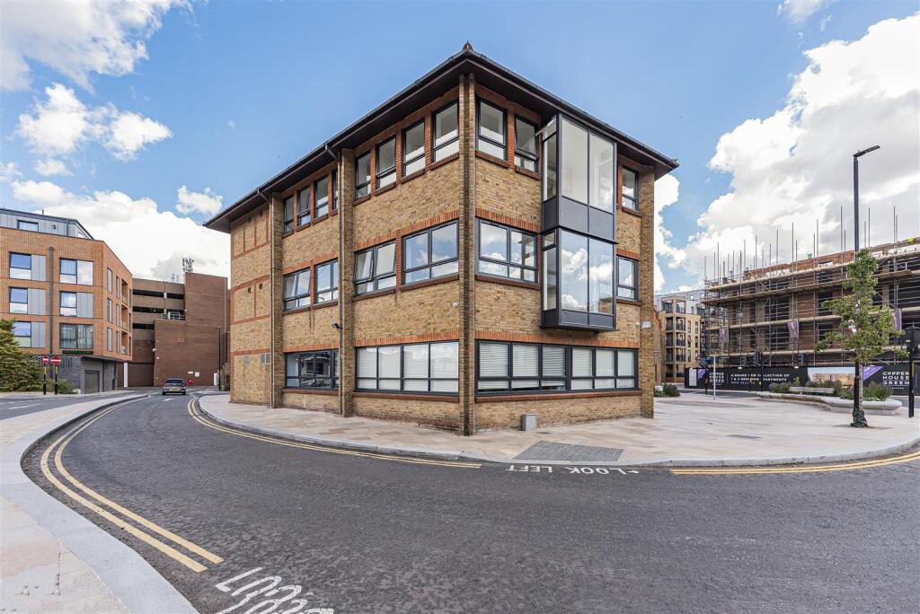 2 bed Apartment for rent in Crayford. From Land Estates Agent - Dartford