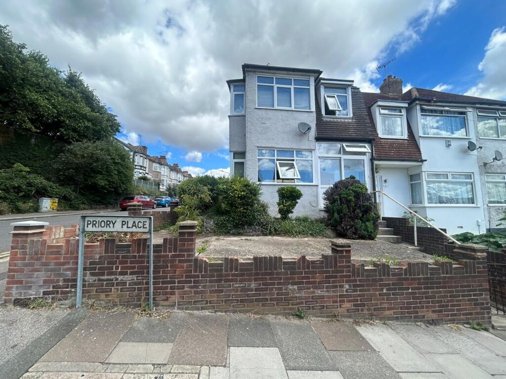 3 bed Detached for rent in Crayford. From Land Estates Agent - Dartford 3 bed Detached for rent in Crayford. From Land Estates Agent - Dartford
