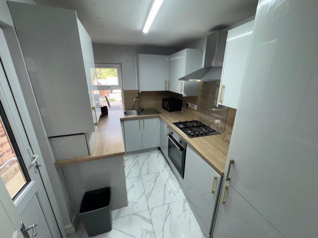 3 bed Mid Terraced House for rent in Crayford. From Land Estates Agent - Dartford