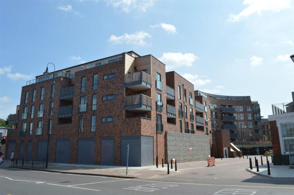 1 bed Apartment for rent in Crayford. From Land Estates Agent - Dartford