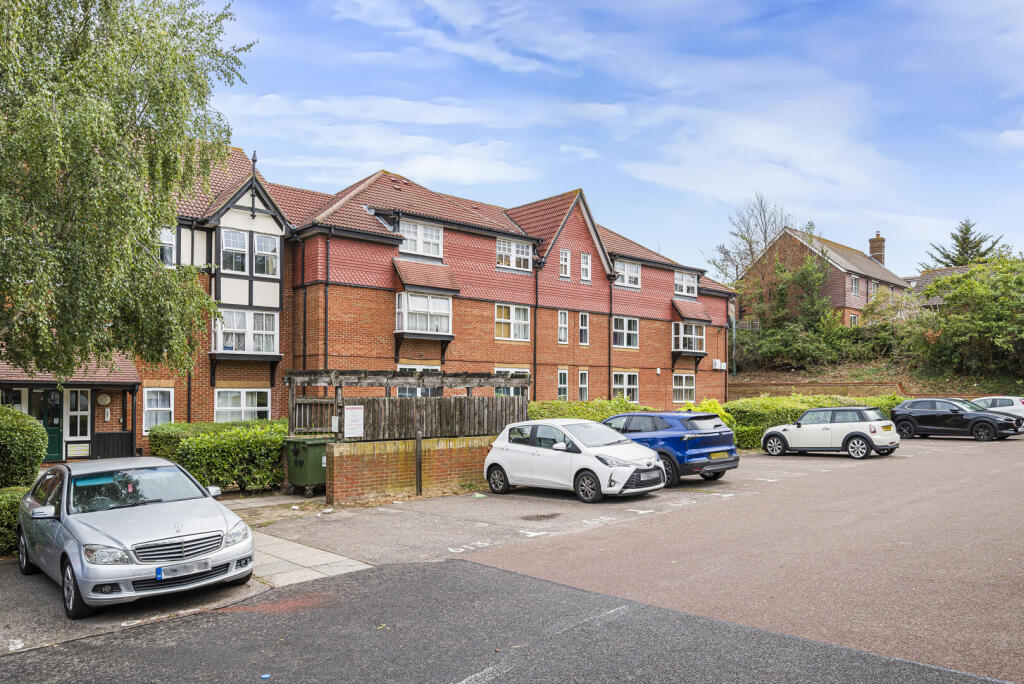 1 bed Apartment for rent in Darenth. From Land Estates Agent - Dartford