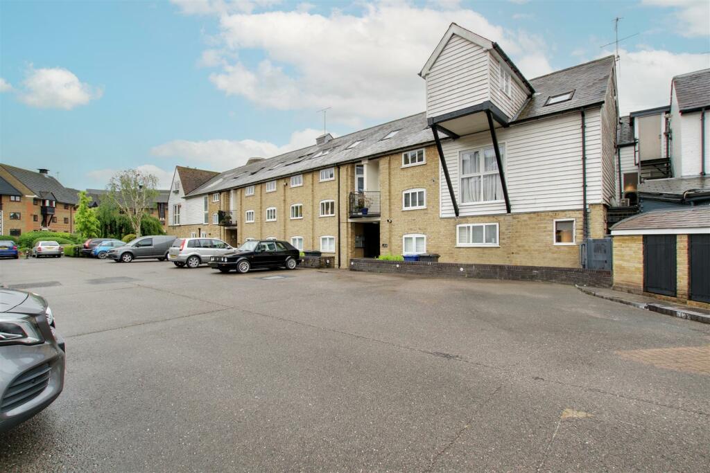 1 bed Flat for rent in Ware. From Lanes - Cheshunt 