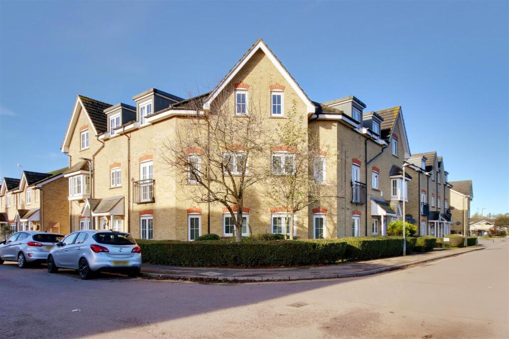 2 bed 1st Floor Flat for rent in Hertford. From Lanes - Cheshunt 