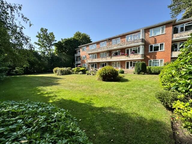 3 bed 1st Floor Flat for rent in Bournemouth. From Brown & Kay - Westbourne