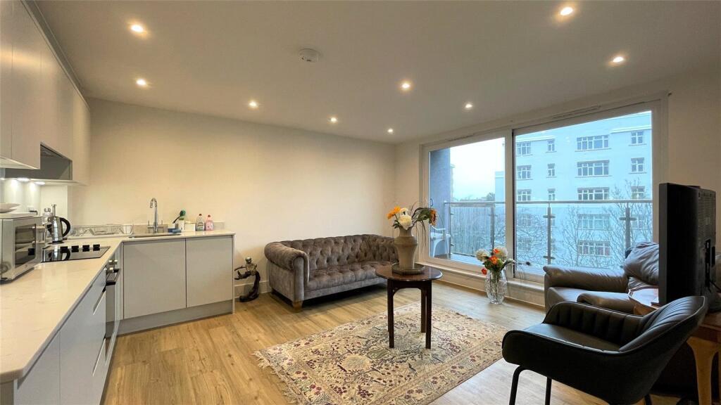1 bed Apartment for rent in Bournemouth. From Brown & Kay - Westbourne 1 bed Apartment for rent in Bournemouth. From Brown & Kay - Westbourne