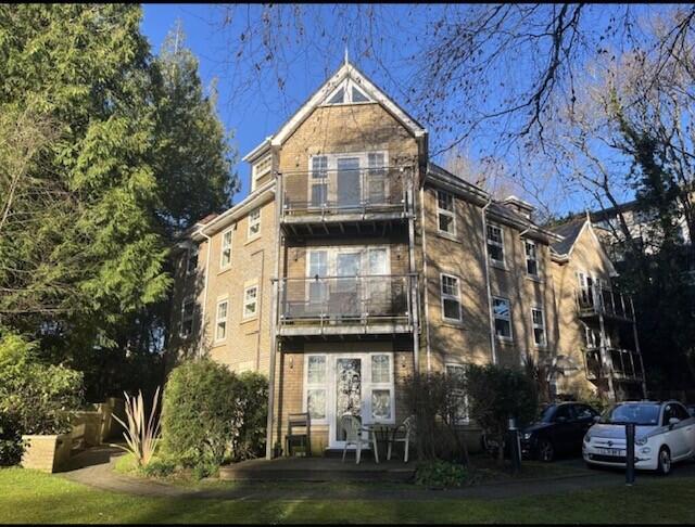 2 bed Apartment for rent in Poole. From Brown & Kay - Westbourne