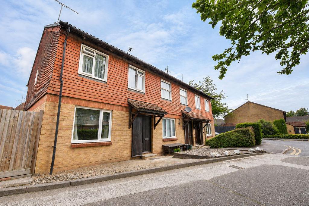 1 bed 1st Floor Flat for rent in Crofton. From Langford Rae Property Agents - Chelsfield