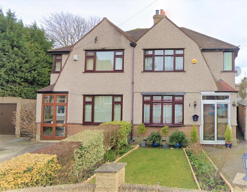 3 bed Semi Detached for rent in Beckenham. From Langford Russell - West Wickham 3 bed Semi Detached for rent in Beckenham. From Langford Russell - West Wickham