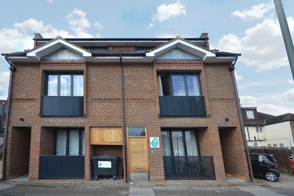 2 bed 1st Floor Flat for rent in Keston. From Langford Russell - West Wickham 2 bed 1st Floor Flat for rent in Keston. From Langford Russell - West Wickham