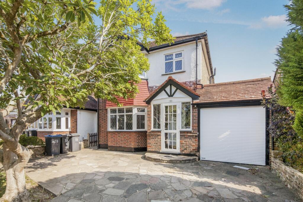 4 bed Detached for rent in Beckenham. From Langford Russell - West Wickham