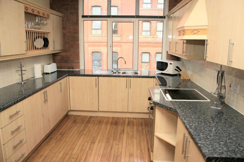 2 bed Apartment for rent in Manchester. From Lawrence Copeland (Town & City Centre) - Salford