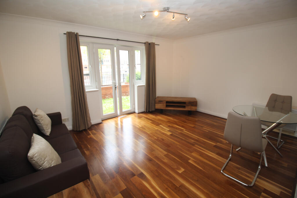 2 bed Apartment for rent in Salford. From Lawrence Copeland (Town & City Centre) - Salford