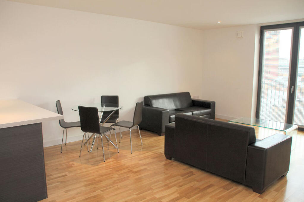 2 bed 1st Floor Flat for rent in Manchester. From Lawrence Copeland (Town & City Centre) - Salford