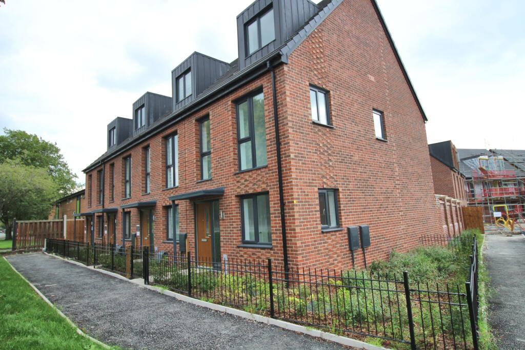 3 bed Town House for rent in Salford. From Lawrence Copeland (Town & City Centre) - Salford 3 bed Town House for rent in Salford. From Lawrence Copeland (Town & City Centre) - Salford
