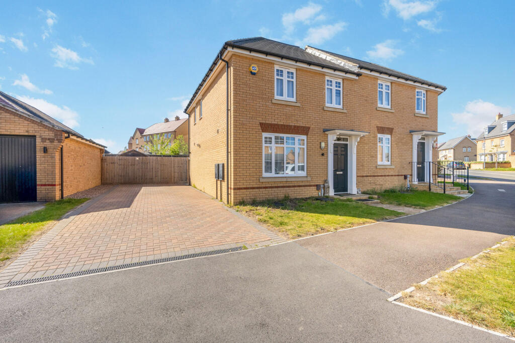 3 bed Semi Detached for rent in Bedford. From Leaders - Bedford