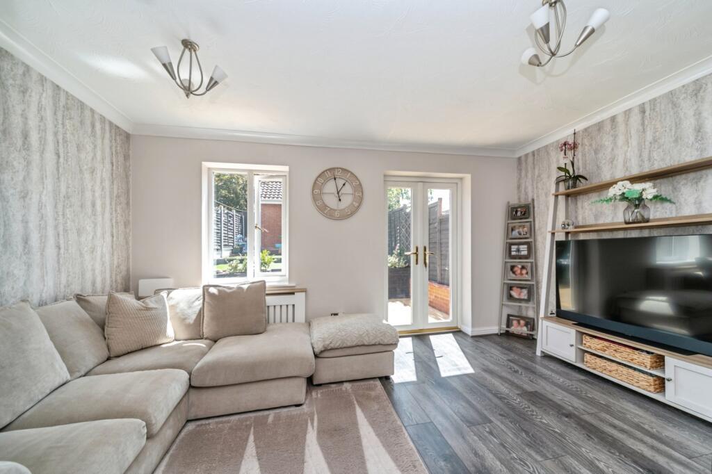 3 bed Mid Terraced House for rent in Bromham. From Leaders - Bedford