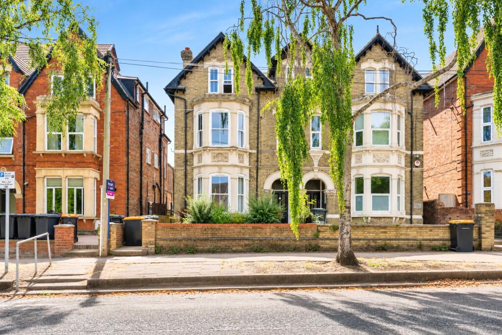 3 bed 1st Floor Flat for rent in Clapham. From Leaders - Bedford 3 bed 1st Floor Flat for rent in Clapham. From Leaders - Bedford