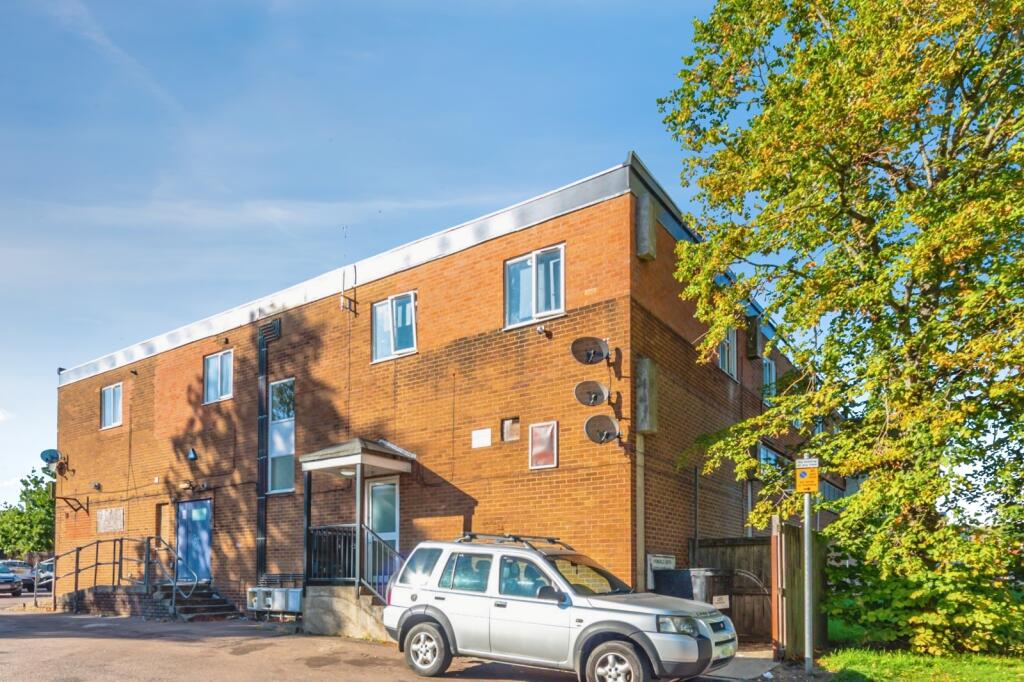 1 bed 1st Floor Flat for rent in Bedford. From Leaders - Bedford
