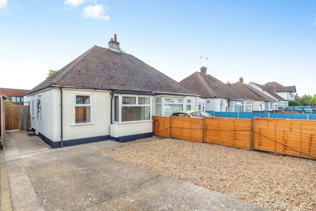 2 bed Bungalow for rent in Bedford. From Leaders - Bedford