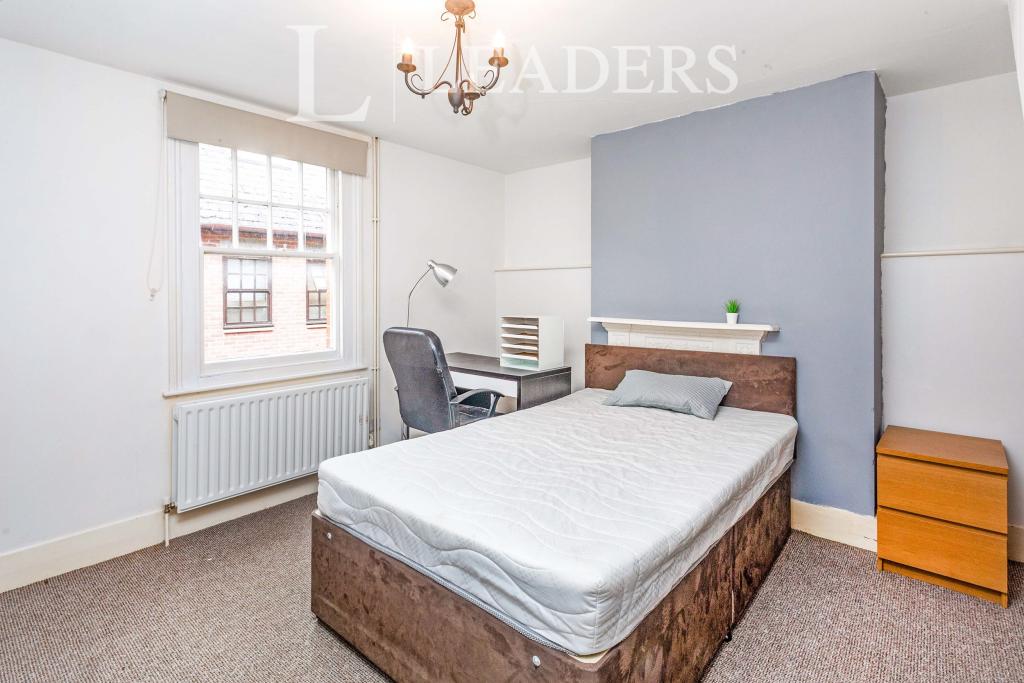 1 bed Room for rent in Buckingham. From Leaders Lettings - Buckingham