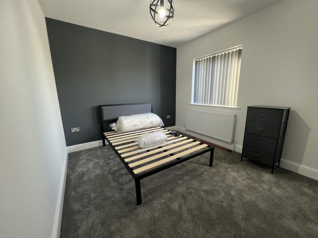 1 bed Room for rent in Buckingham. From Leaders - Buckingham