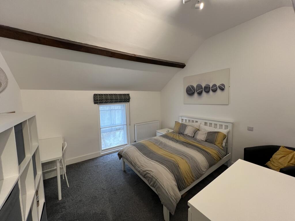 1 bed Room for rent in Buckingham. From Leaders - Buckingham